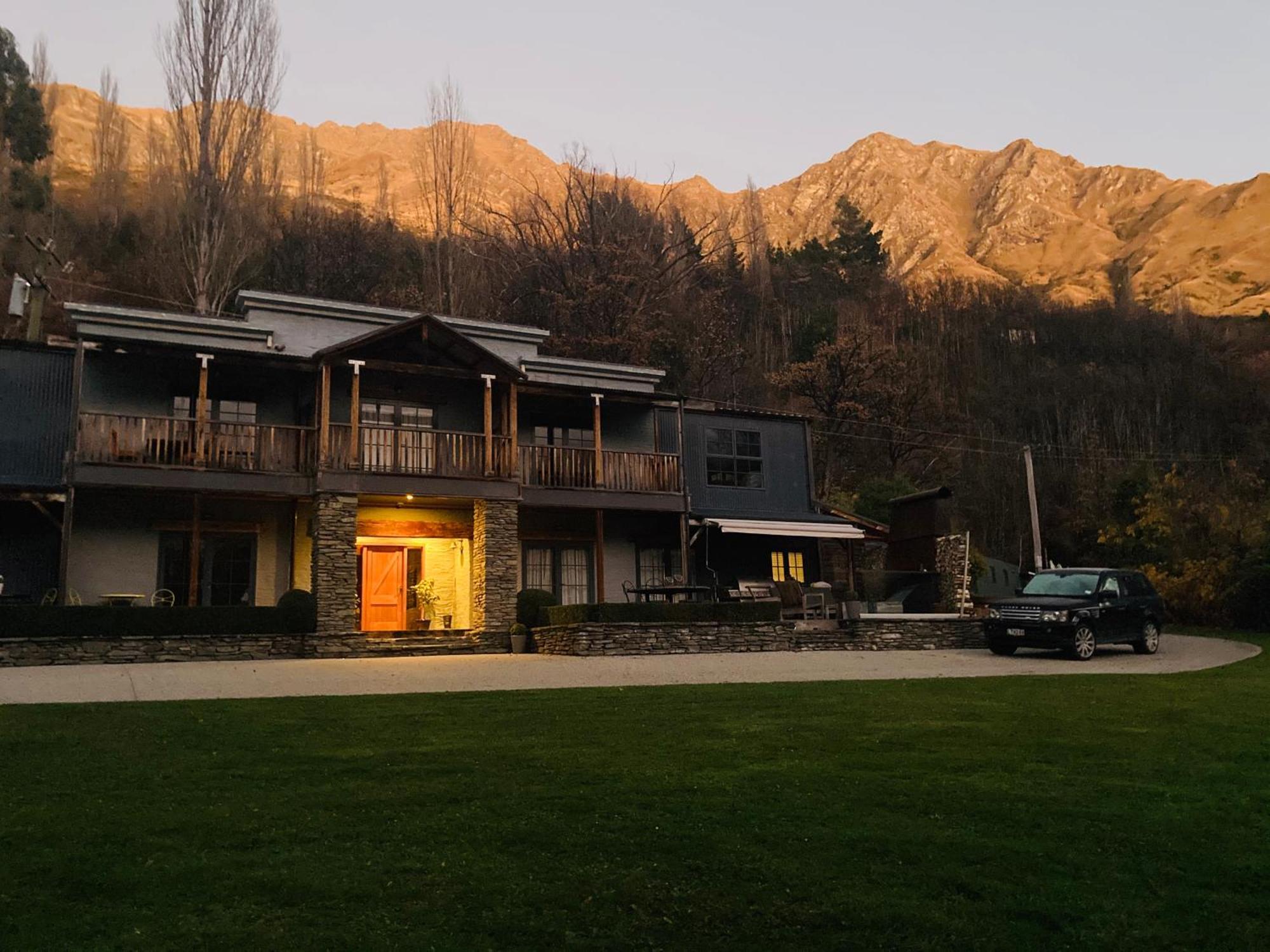 Moonlight Escape Lodge Queenstown Exterior photo